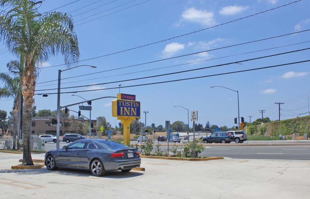 Orange Tustin Inn In オレンジ エクステリア 写真