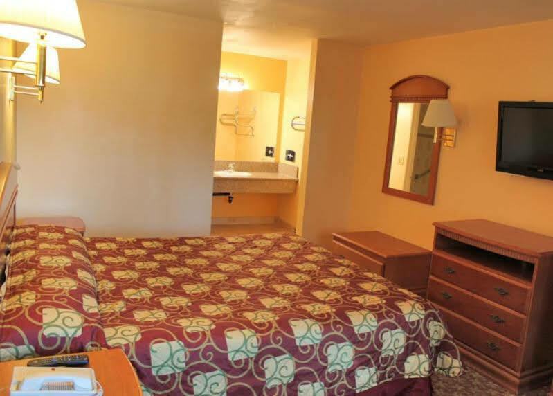 Orange Tustin Inn In オレンジ エクステリア 写真