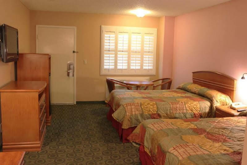 Orange Tustin Inn In オレンジ エクステリア 写真